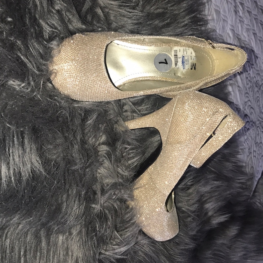 Gold sparkly High heels